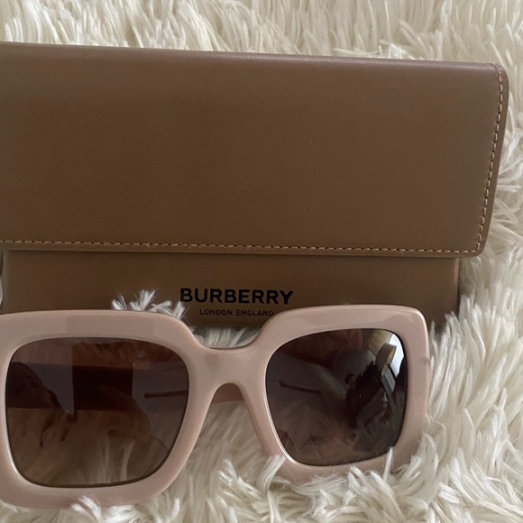 Burberry Sunglasses - Picture 3 of 8